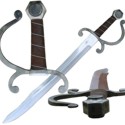 Espadas, hachas, dagas y estiles de recreaci�n medieval.