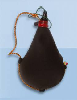 BLACK HUNTING CANTEEN