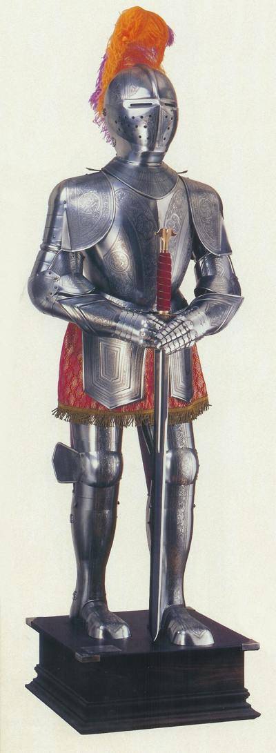 MEDIEVAL ARMOURS OF NATURAL SIZE