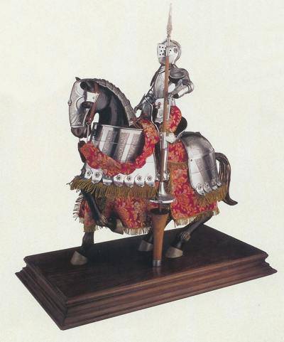 ARMADURAS MEDIEVALES EN MINIATURA