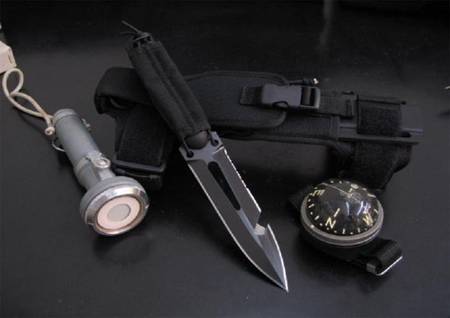 Cuchillo Ultramarine de submarinismo Extrema Ratio.