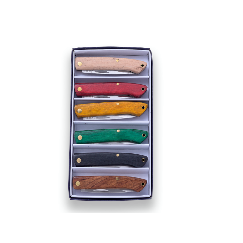 KIT DE NAVAJAS DE 6 PIEZAS, HOJA DE 6 CM Y CACHAS EN MADERA DE VARIOS COLORES.