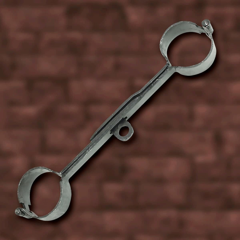 Medieval Shackles - Iron - Ref 805174