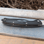 Couteau en acier résistant SPYDERCO à bord lisse