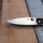 Faca de aço de borda lisa SPYDERCO resiliente