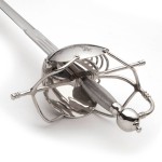 Rapiera, épée des mousquetaires.