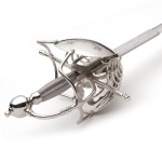 Rapiera, épée des mousquetaires.
