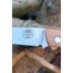 Valdenguía pocket knife with olive wood handle.