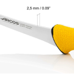 Couteau à désosser semi-rigide Arcos Duo Pro 140 mm à pointe biseautée