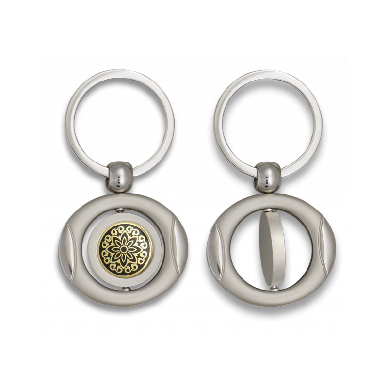 Chaveiro oval giratório com crachá.