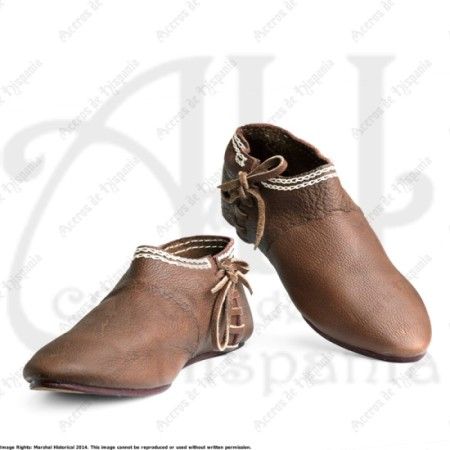 SHOES OF XIVth CENTURY FOR MEDIEVAL RECREATION MARSHALL HISTORICAL