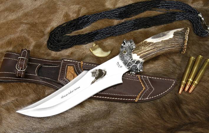 Knife Muela African Lion with engraved lion Series